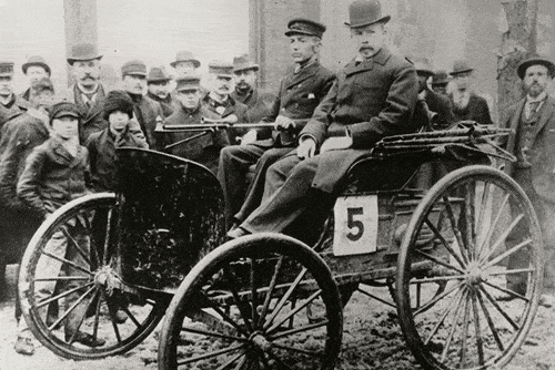 Photo of the Duryea during the 1895 race