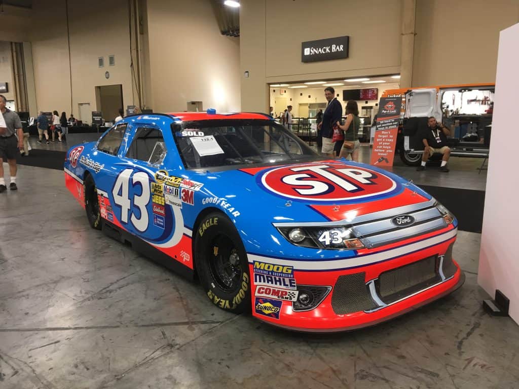 Ford Fusion NASCAR Almirola STP 400