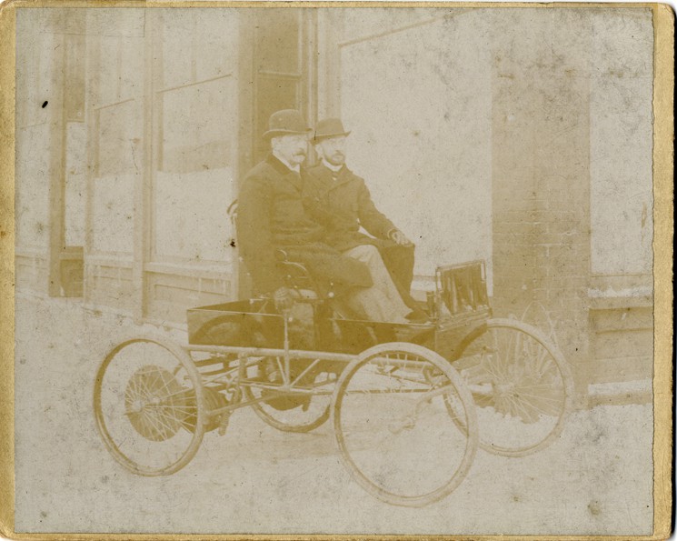 photo of the Morris & Salom Electric Wagon
